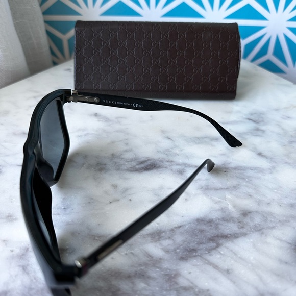 Gucci Men’s Sunglasses, Black - Picture 3 of 4